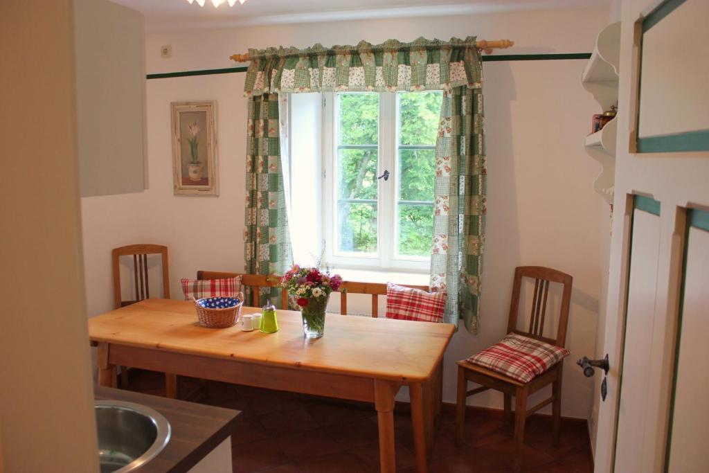 Schlossgaststatte Hohenberg Apartment Seeshaupt Bilik gambar