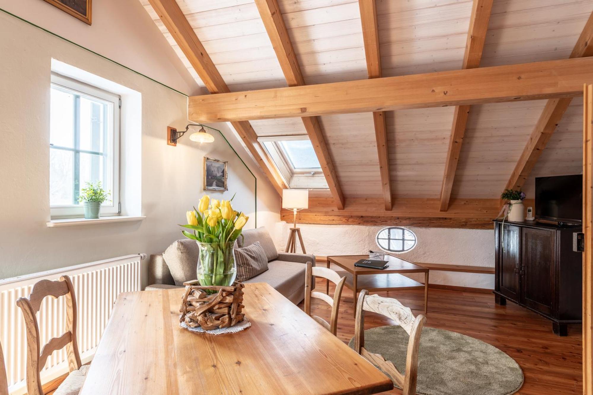 Schlossgaststatte Hohenberg Apartment Seeshaupt Luaran gambar