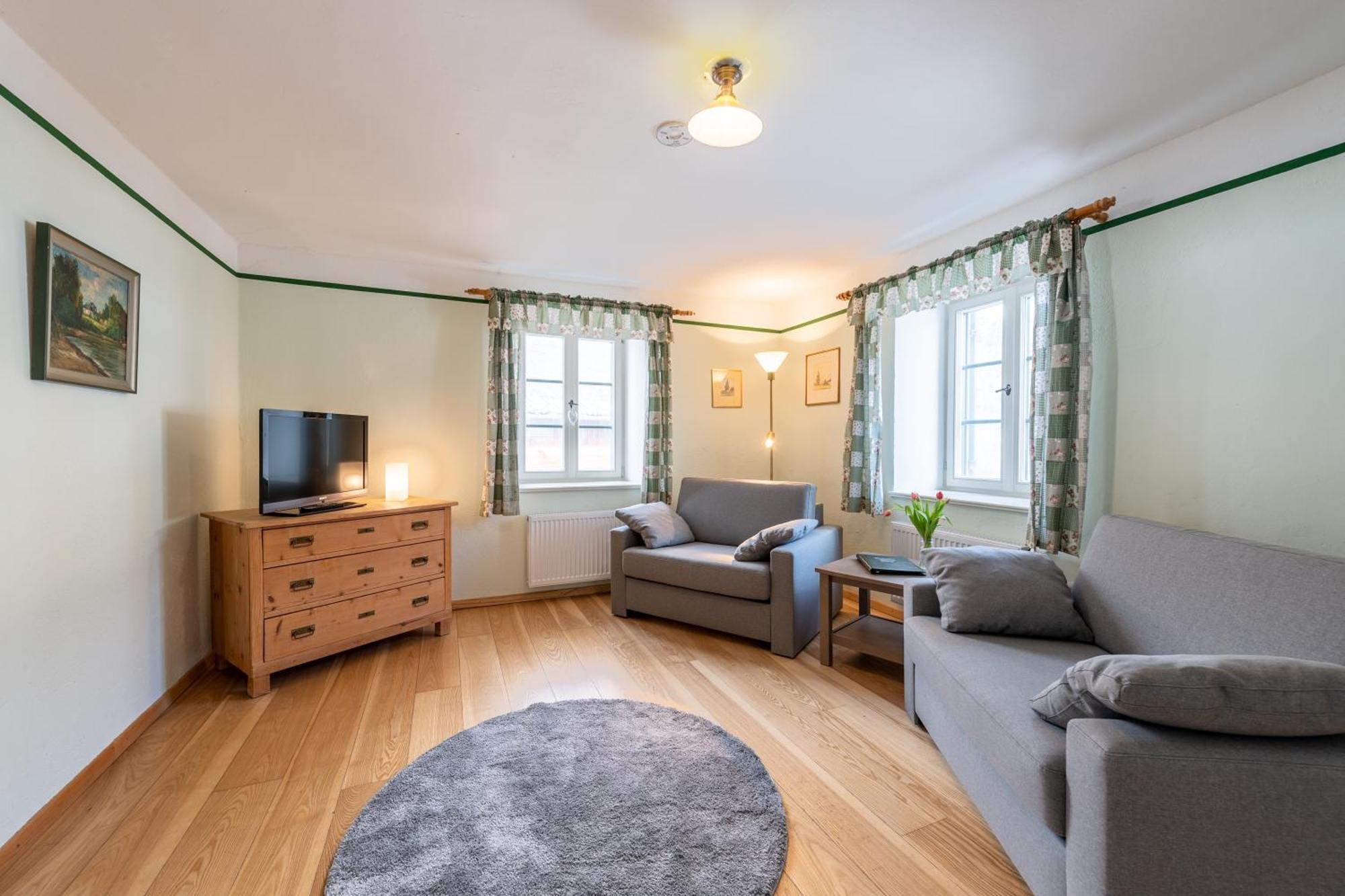 Schlossgaststatte Hohenberg Apartment Seeshaupt Luaran gambar