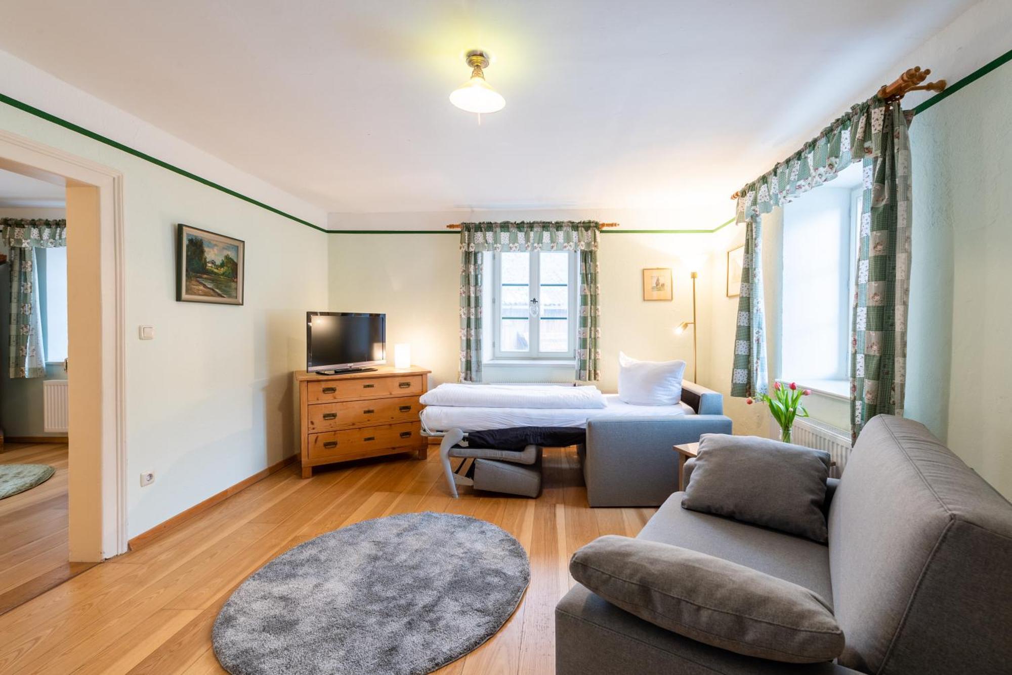 Schlossgaststatte Hohenberg Apartment Seeshaupt Luaran gambar