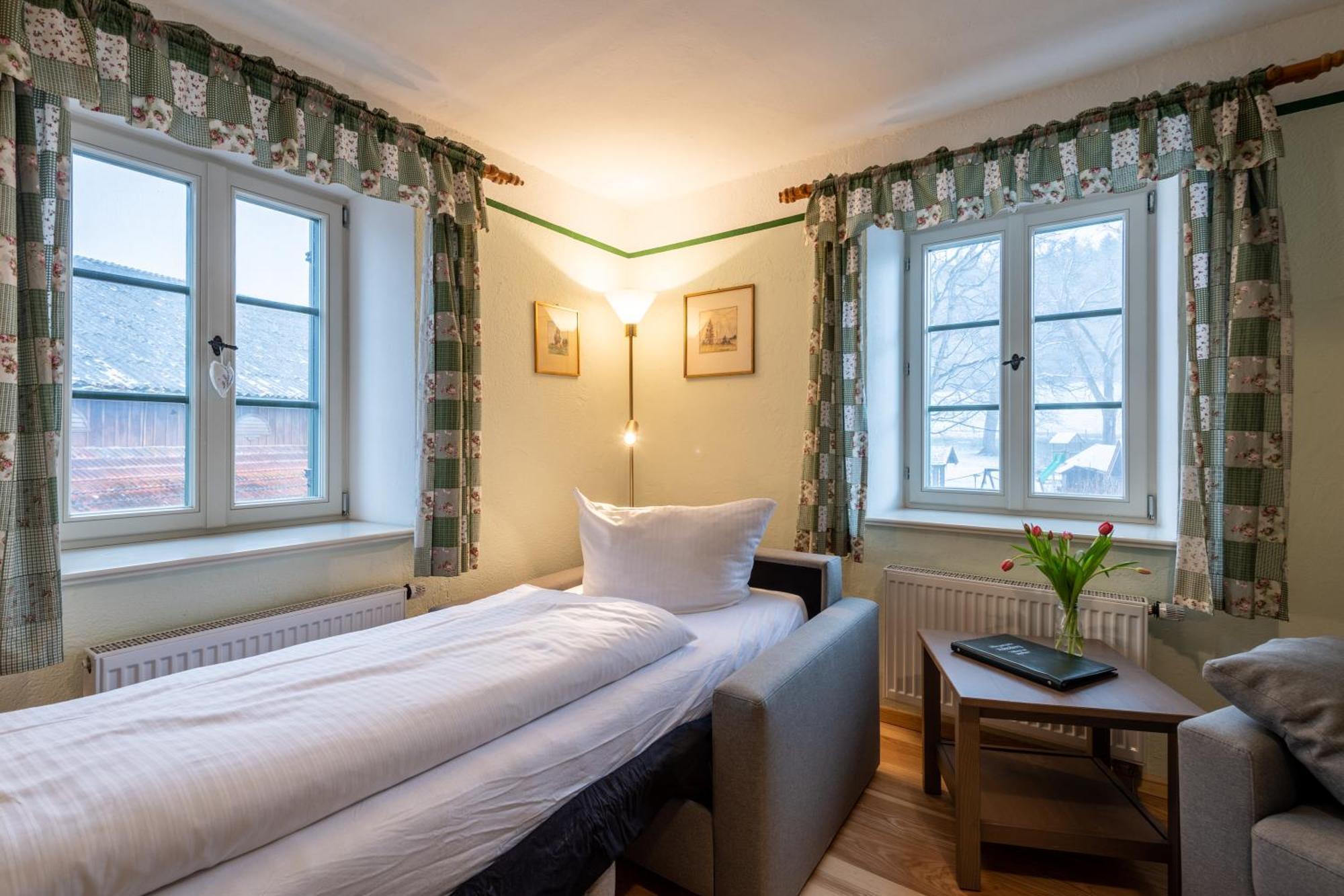 Schlossgaststatte Hohenberg Apartment Seeshaupt Luaran gambar