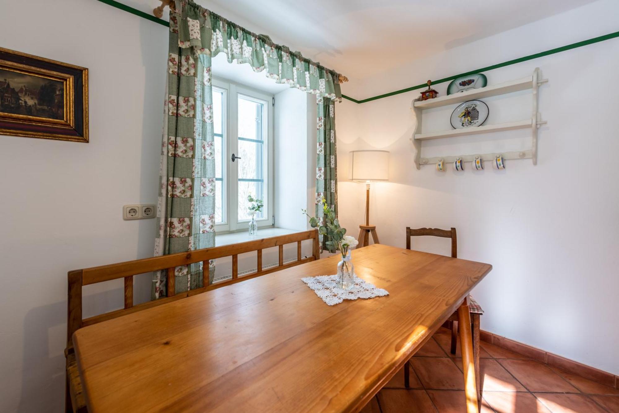 Schlossgaststatte Hohenberg Apartment Seeshaupt Luaran gambar