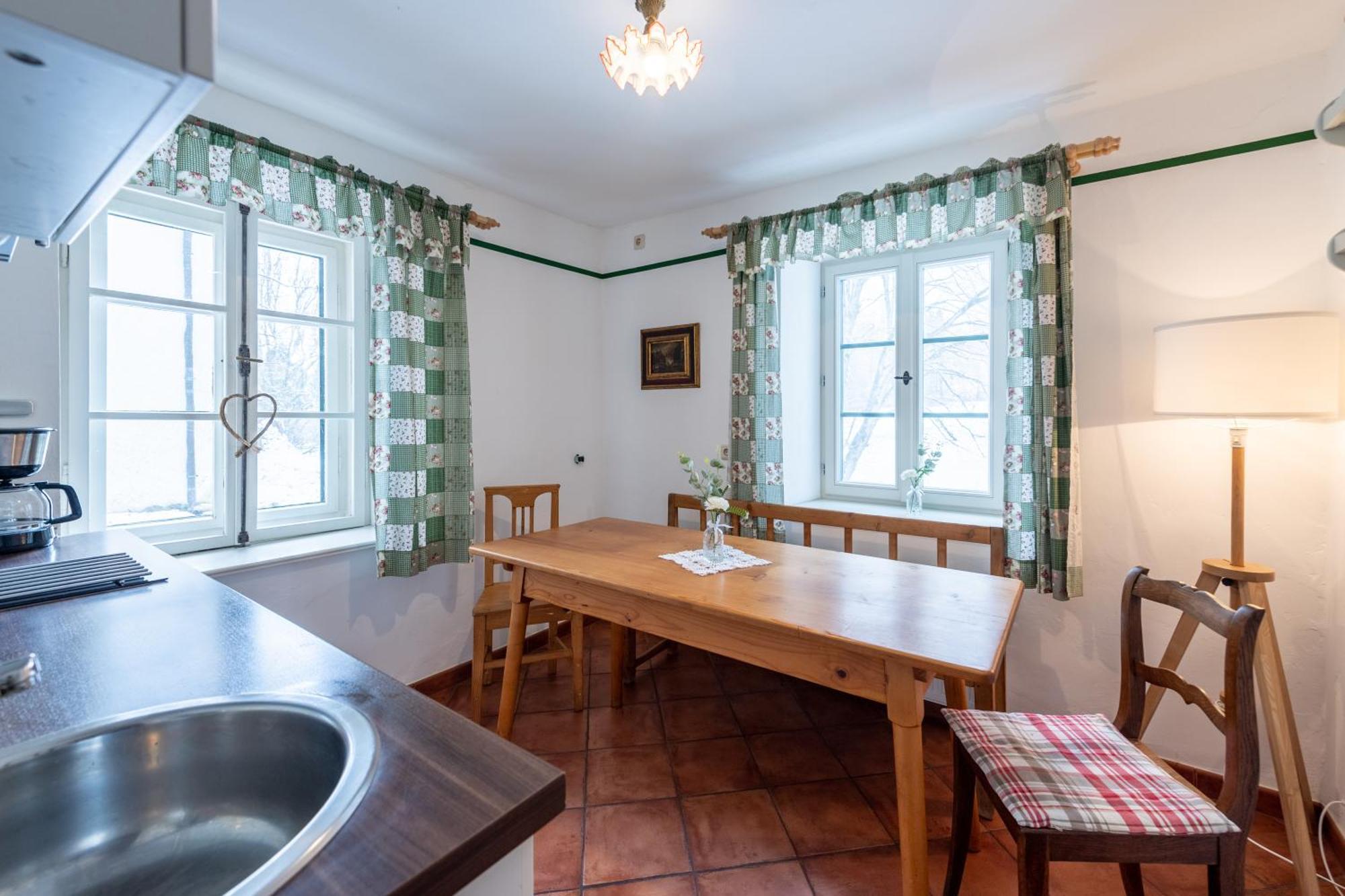 Schlossgaststatte Hohenberg Apartment Seeshaupt Luaran gambar