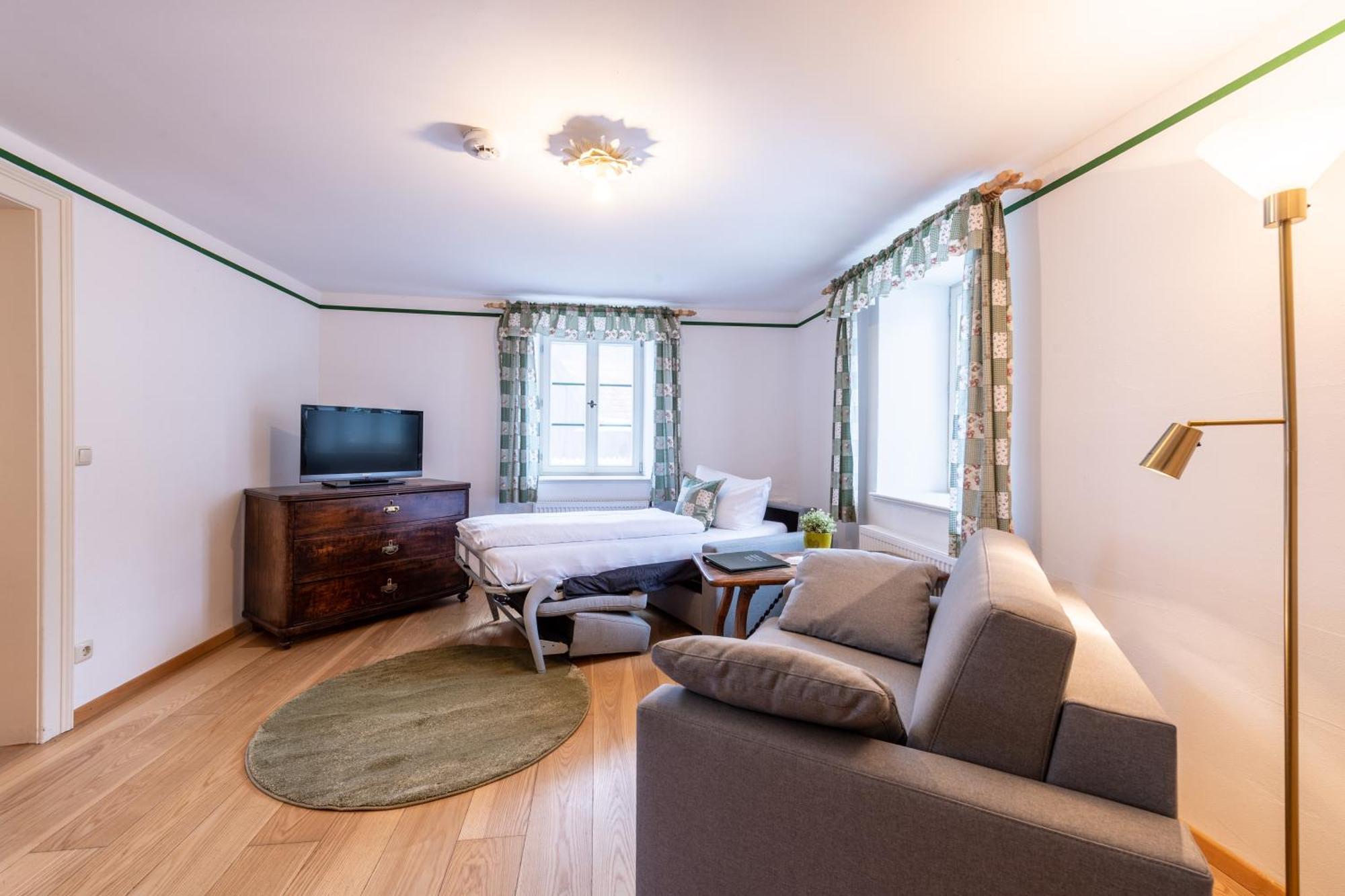 Schlossgaststatte Hohenberg Apartment Seeshaupt Luaran gambar