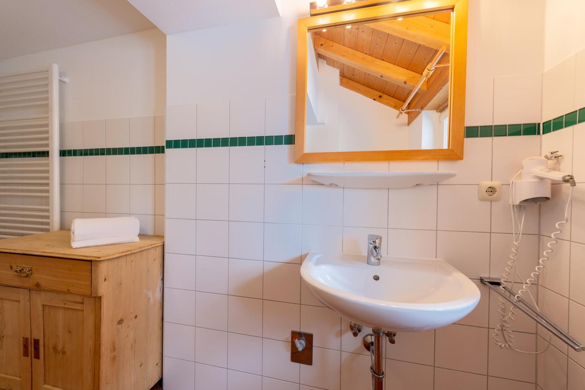 Schlossgaststatte Hohenberg Apartment Seeshaupt Luaran gambar
