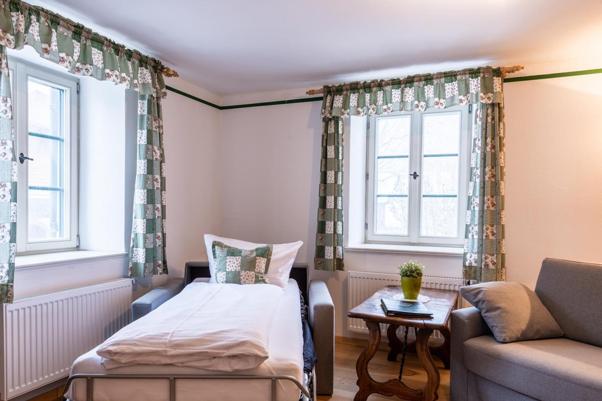 Schlossgaststatte Hohenberg Apartment Seeshaupt Luaran gambar