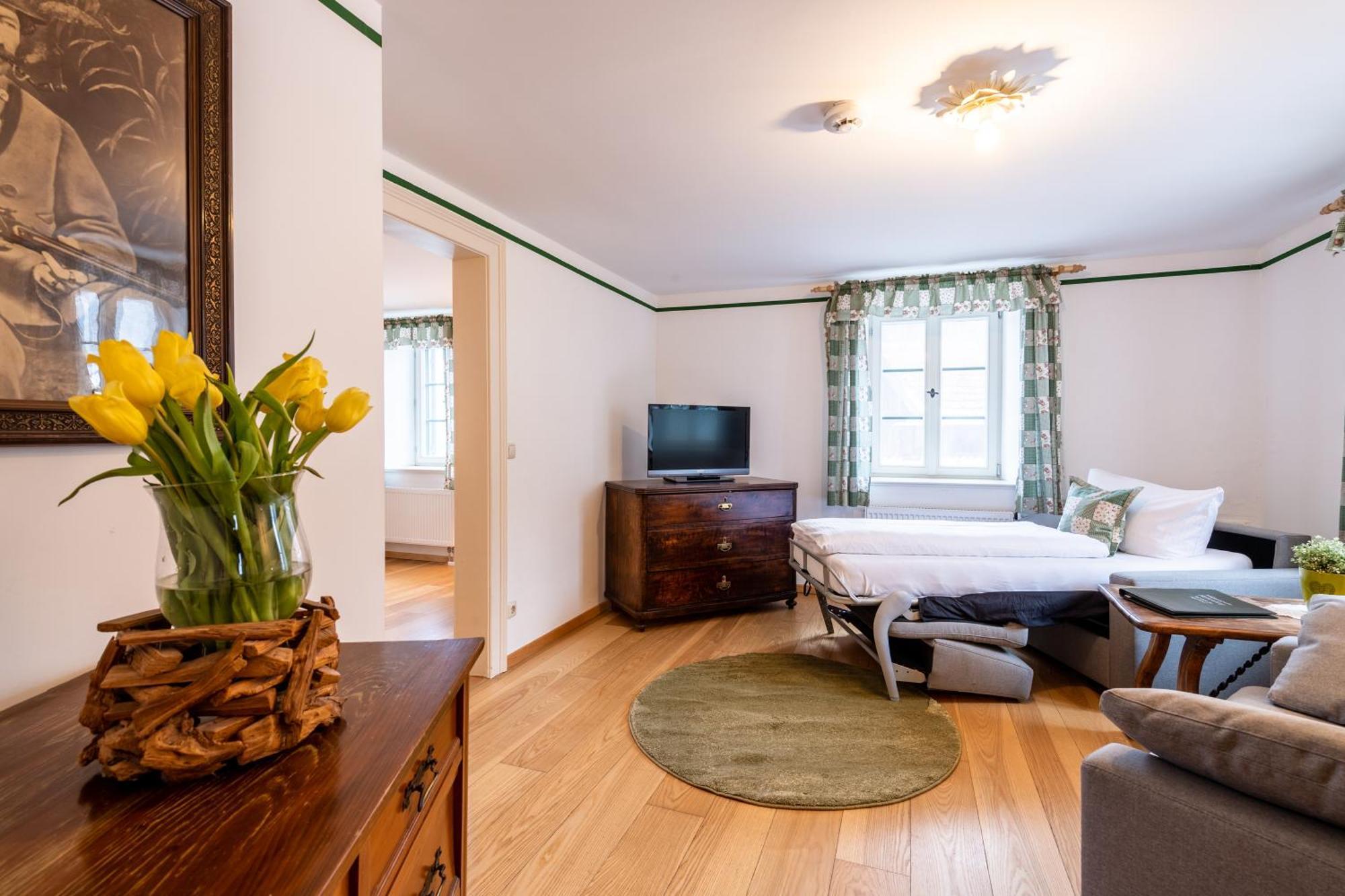 Schlossgaststatte Hohenberg Apartment Seeshaupt Luaran gambar