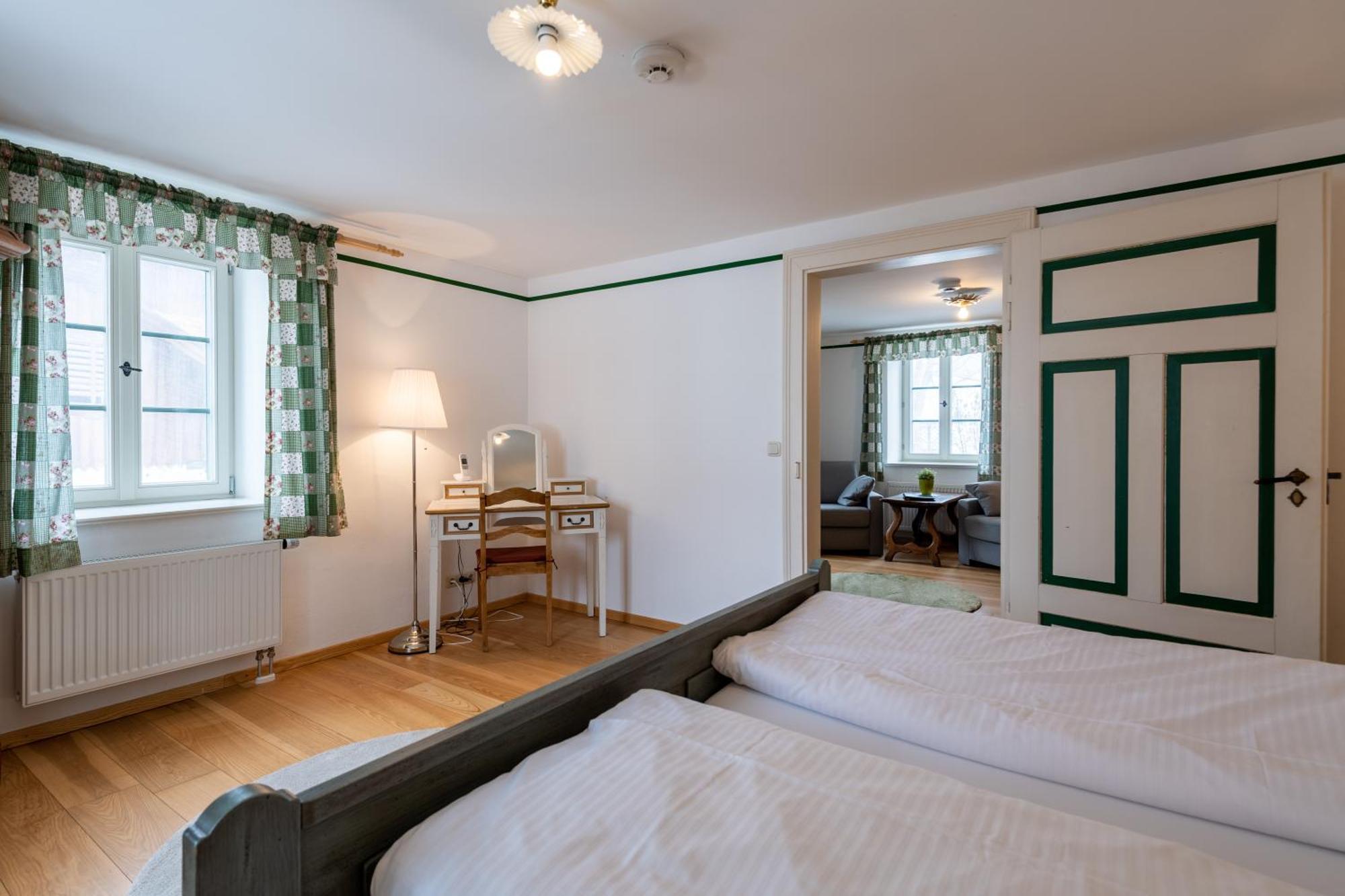 Schlossgaststatte Hohenberg Apartment Seeshaupt Luaran gambar